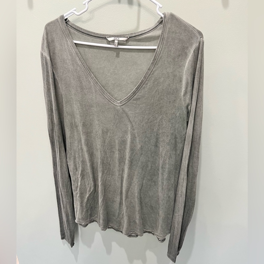 Women’s soft and slightly oversized Buckle-BKE shirt